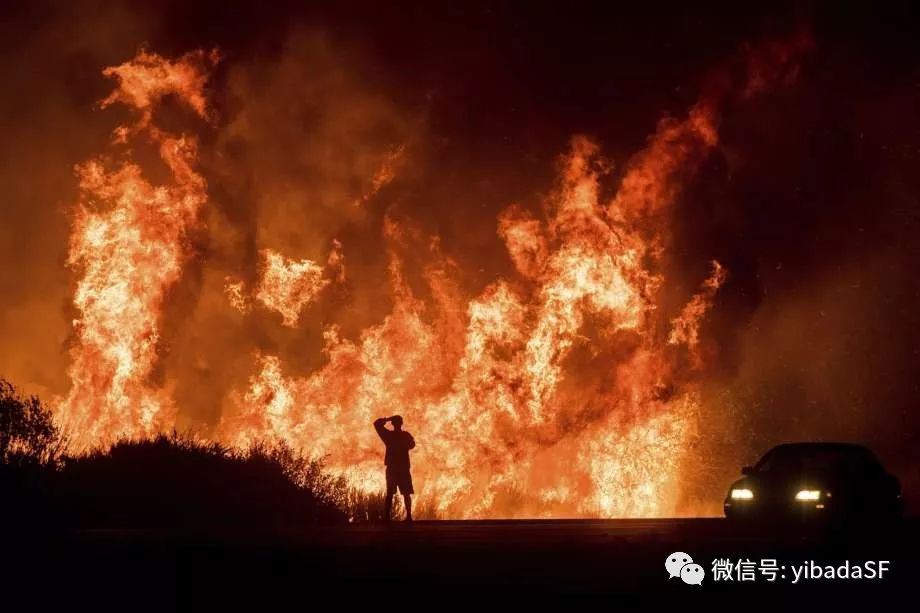 加州山火災(zāi)民，火焰將一切化為灰燼